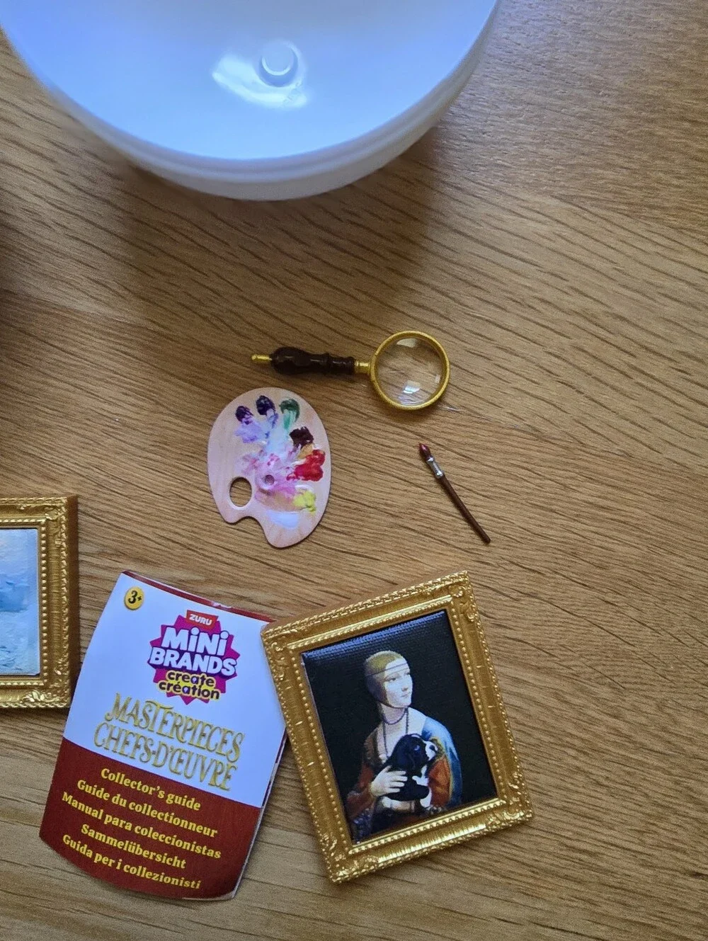 Mini Brands Artist Palette & Framed Art Set